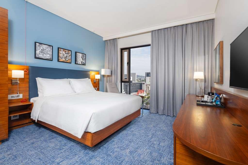 Hilton Garden Inn Windhoek Quarto foto
