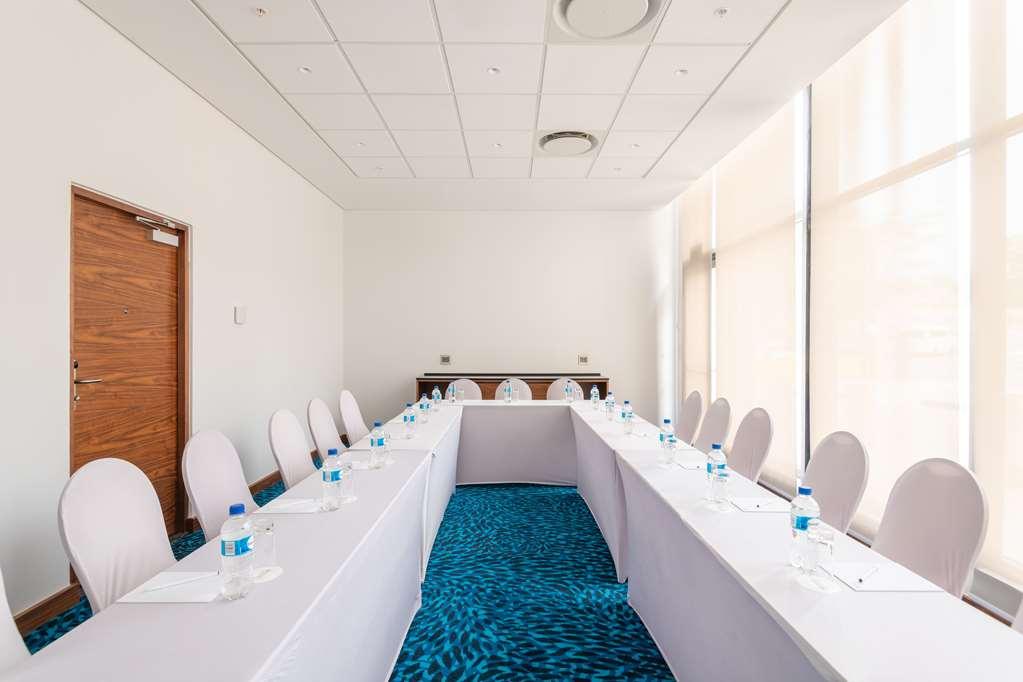Hilton Garden Inn Windhoek Instalações foto